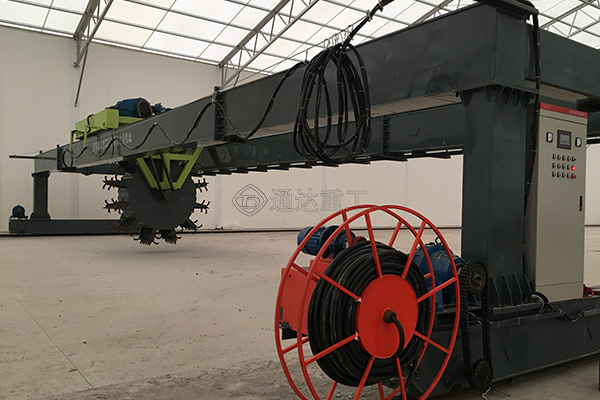 大型牛場適合用輪盤翻堆機(jī)