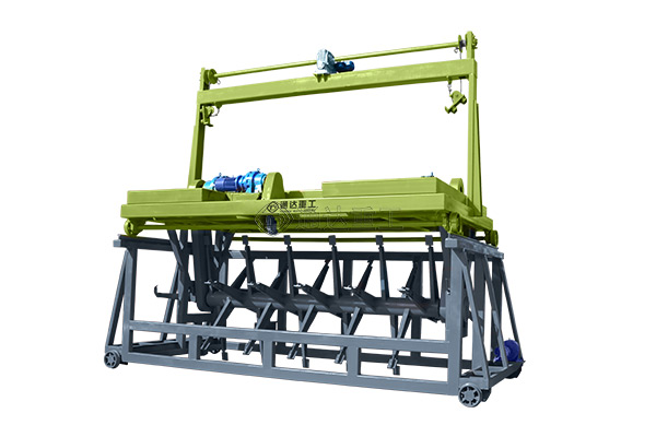 雞糞有機(jī)肥槽式翻堆機(jī)